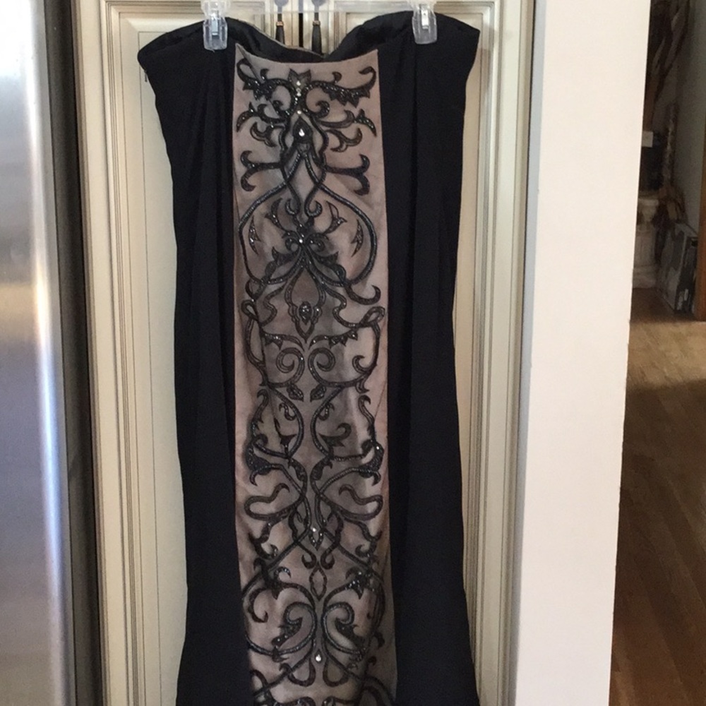Dress - Picture 3 of 9